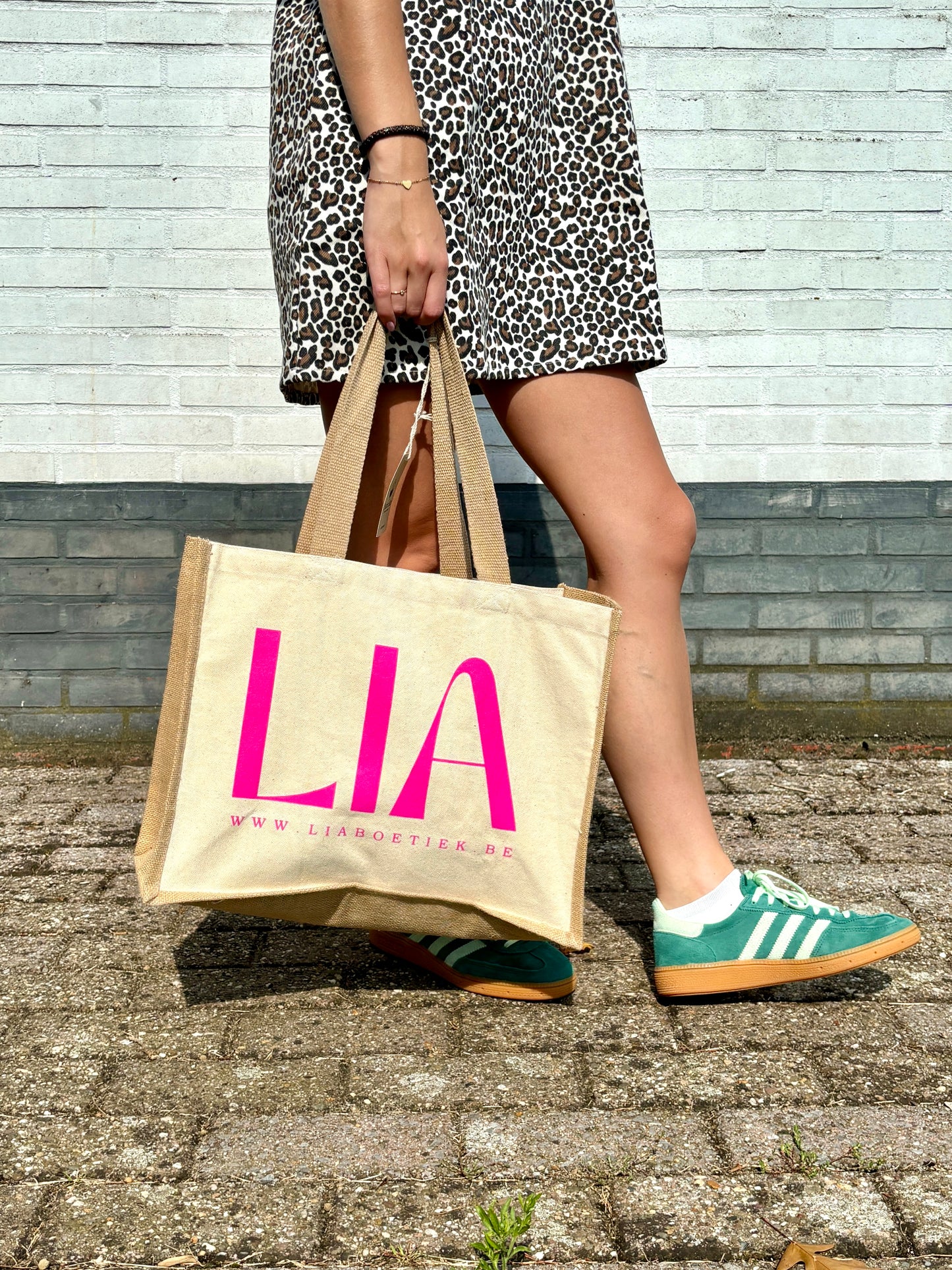 Lia shopper