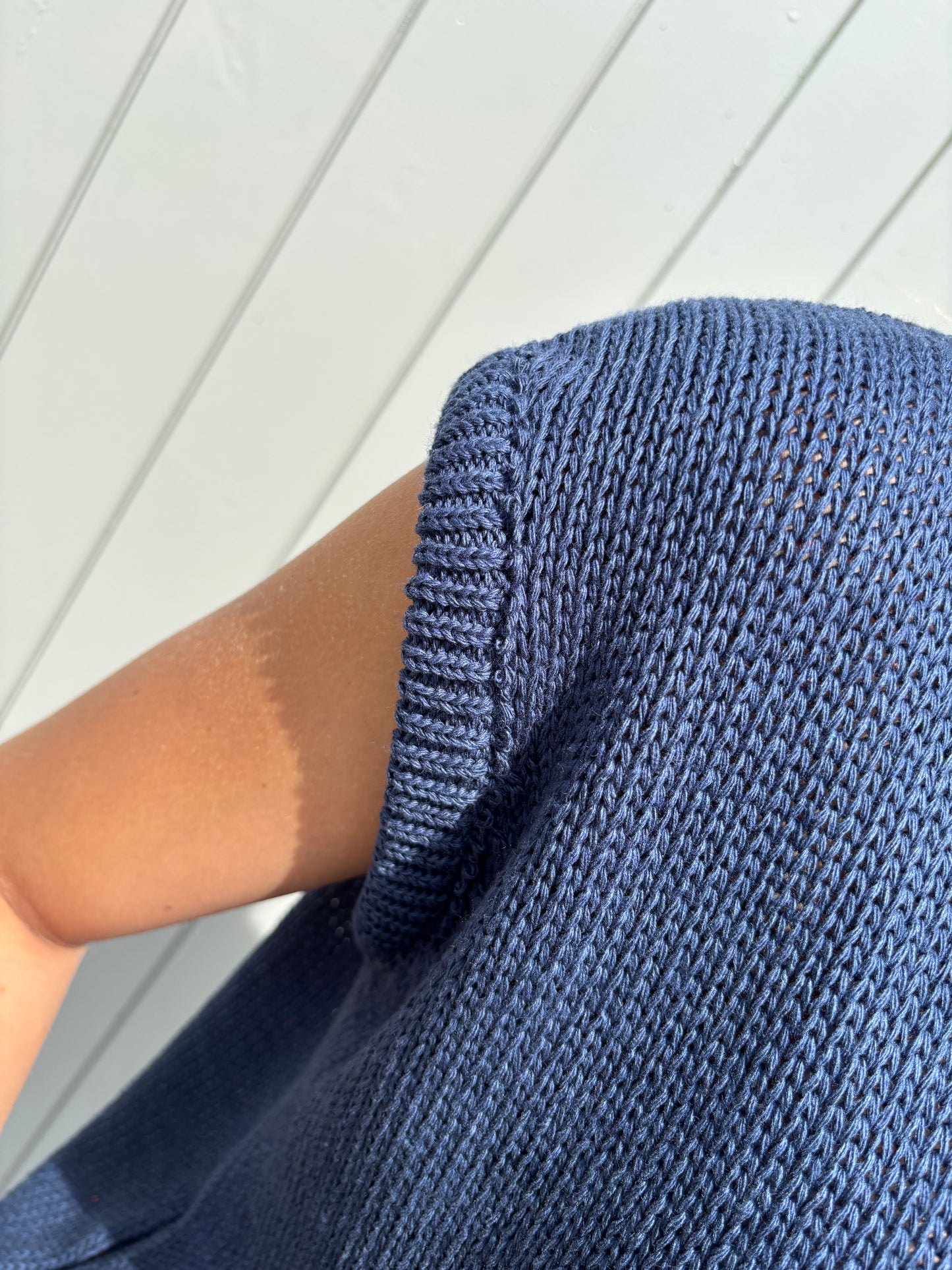 Flora top - marineblauw