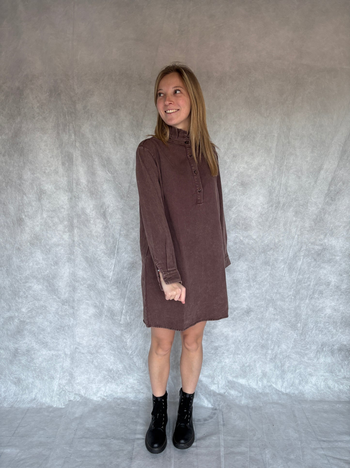 Mila jeanskleed - bruin