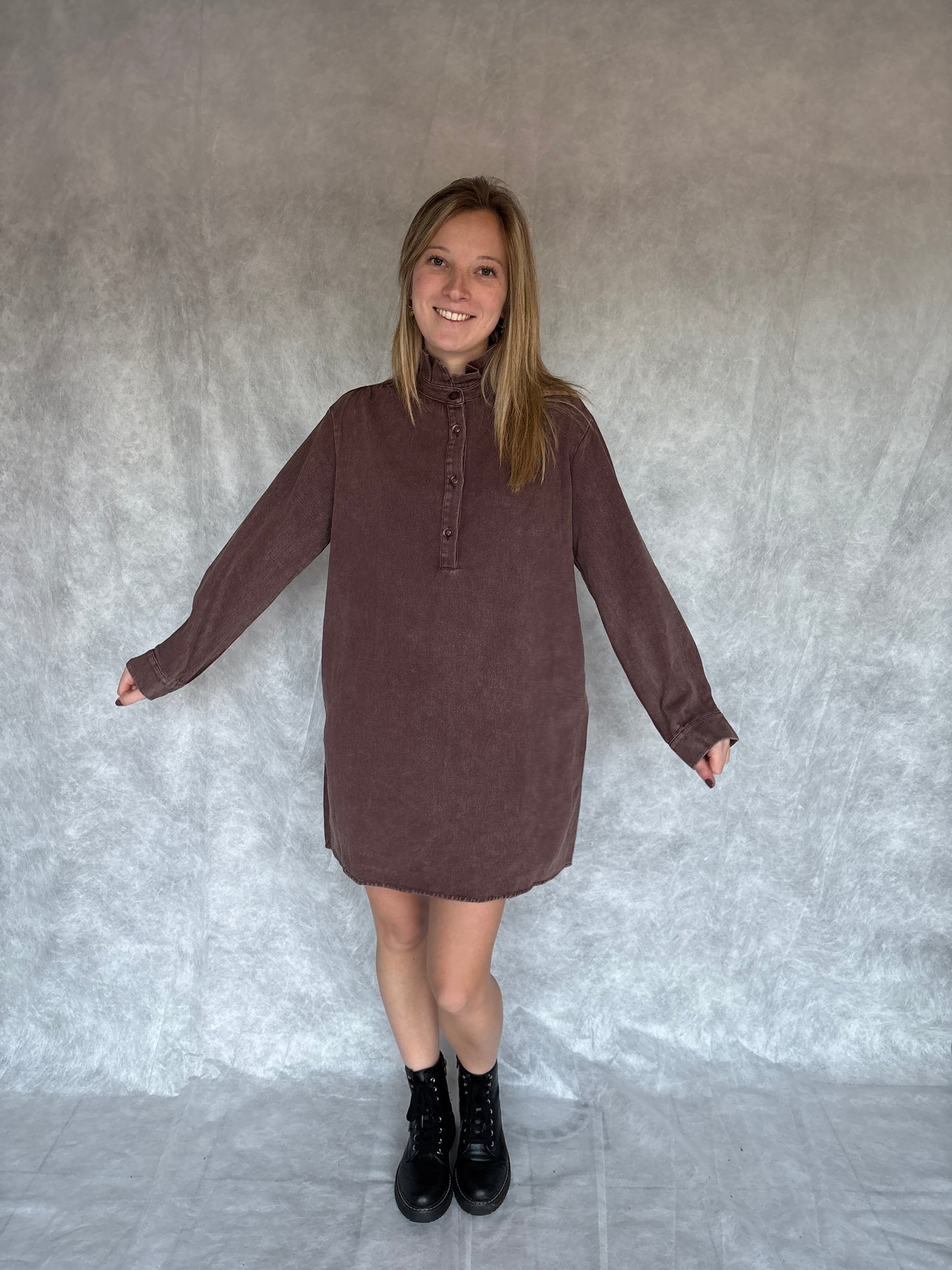 Mila jeanskleed - bruin