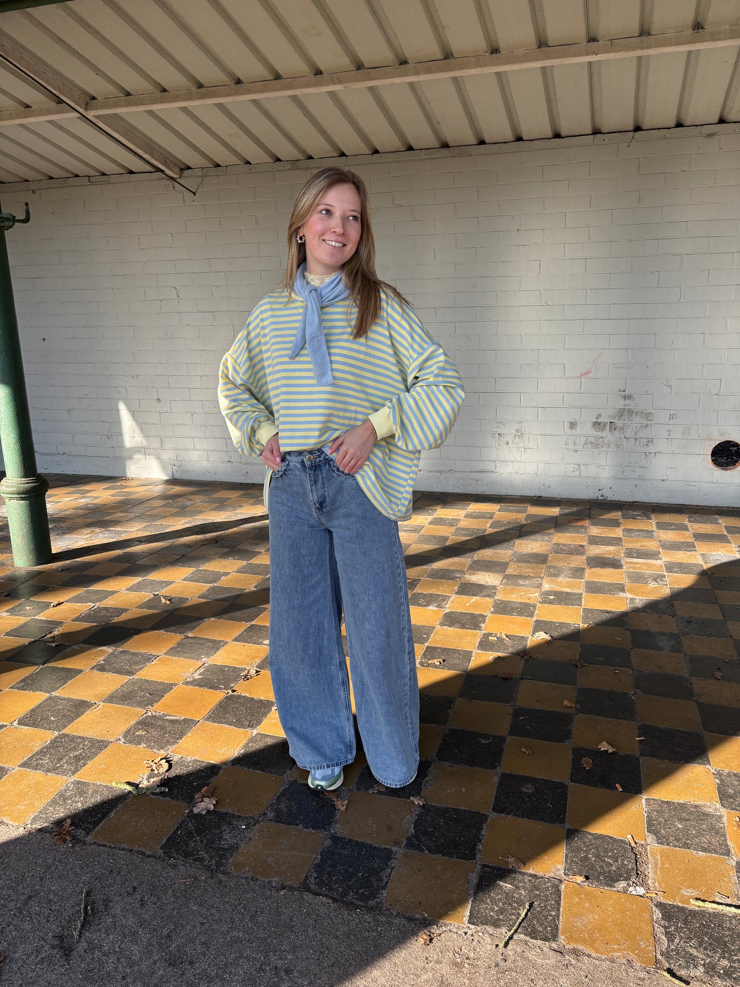 Pip sweater - lichtblauw/geel