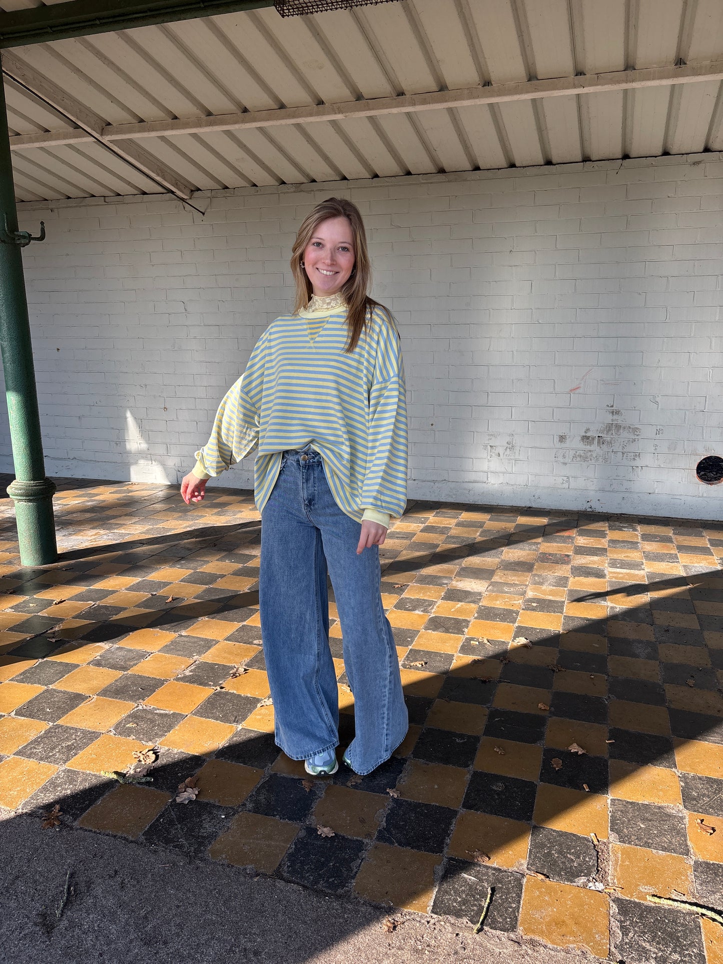 Pip sweater - lichtblauw/geel