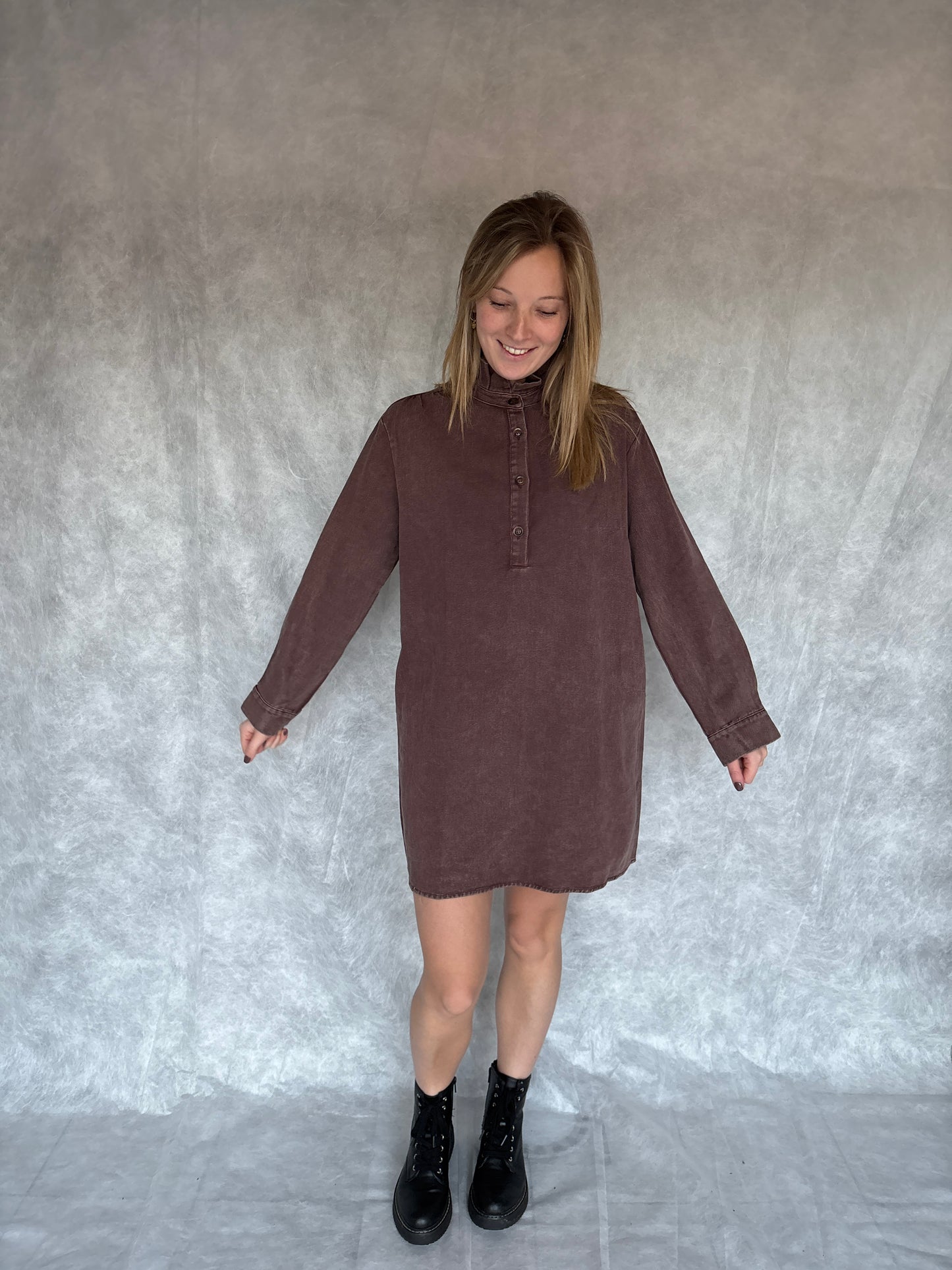 Mila jeanskleed - bruin